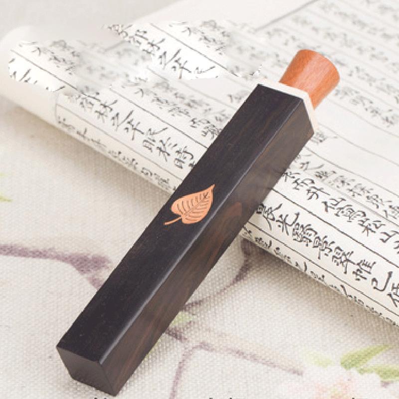 Černé santalové dřevo Úložný box na vonné tyčinky Přenosná tuba na vonné tyčinky Krátký oválný sud na vonné tyčinky Poklad v dlani Dřevěné hraní