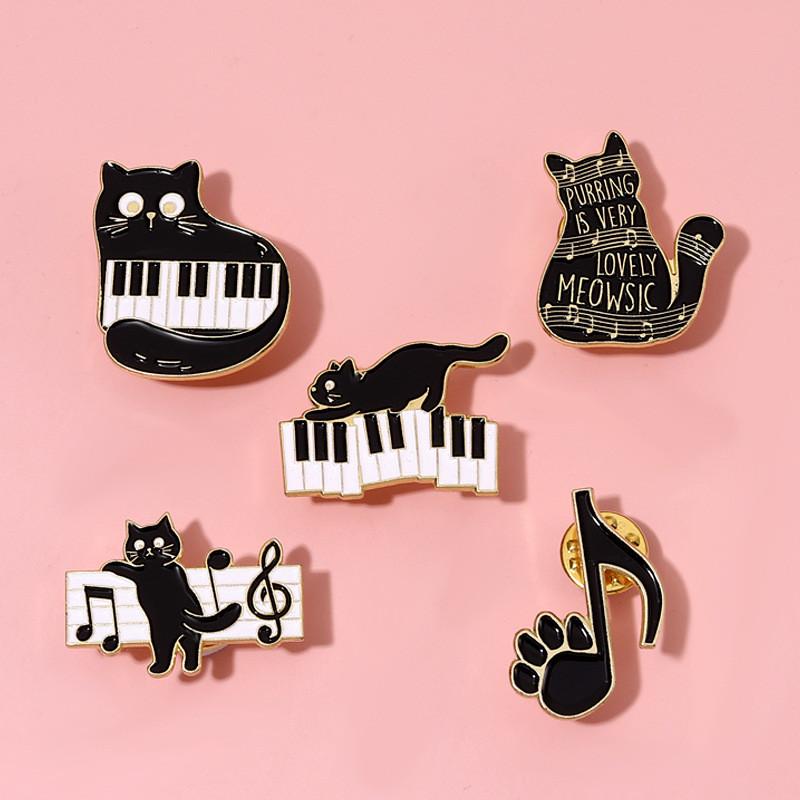 Cute Animal Style Cat Brooch In Alloy Material Perfect For Fashionable Accessories