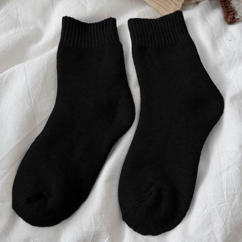 

Women s Plush Mid-Tube Socks: Velvet-Lined, Thick & Anti-Pilling for Cold-Weather Comfort One Size