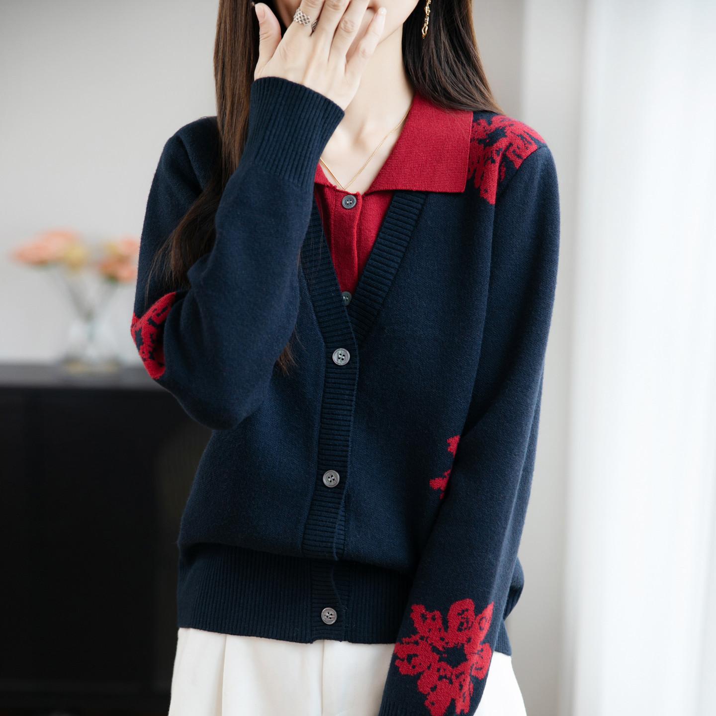 

Новый жаккардовый вязаный свитер с цветными блоками, имитирующий двойку, для женщин, с лацканом и кардиганом высокого класса для осени и зимы 2XL красный/чёрный