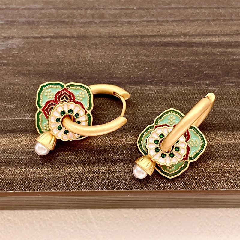 Retro Green Oil-Drop Flower Earrings: Stylish, Versatile Chinese National Style for Multiple Ways To Wear