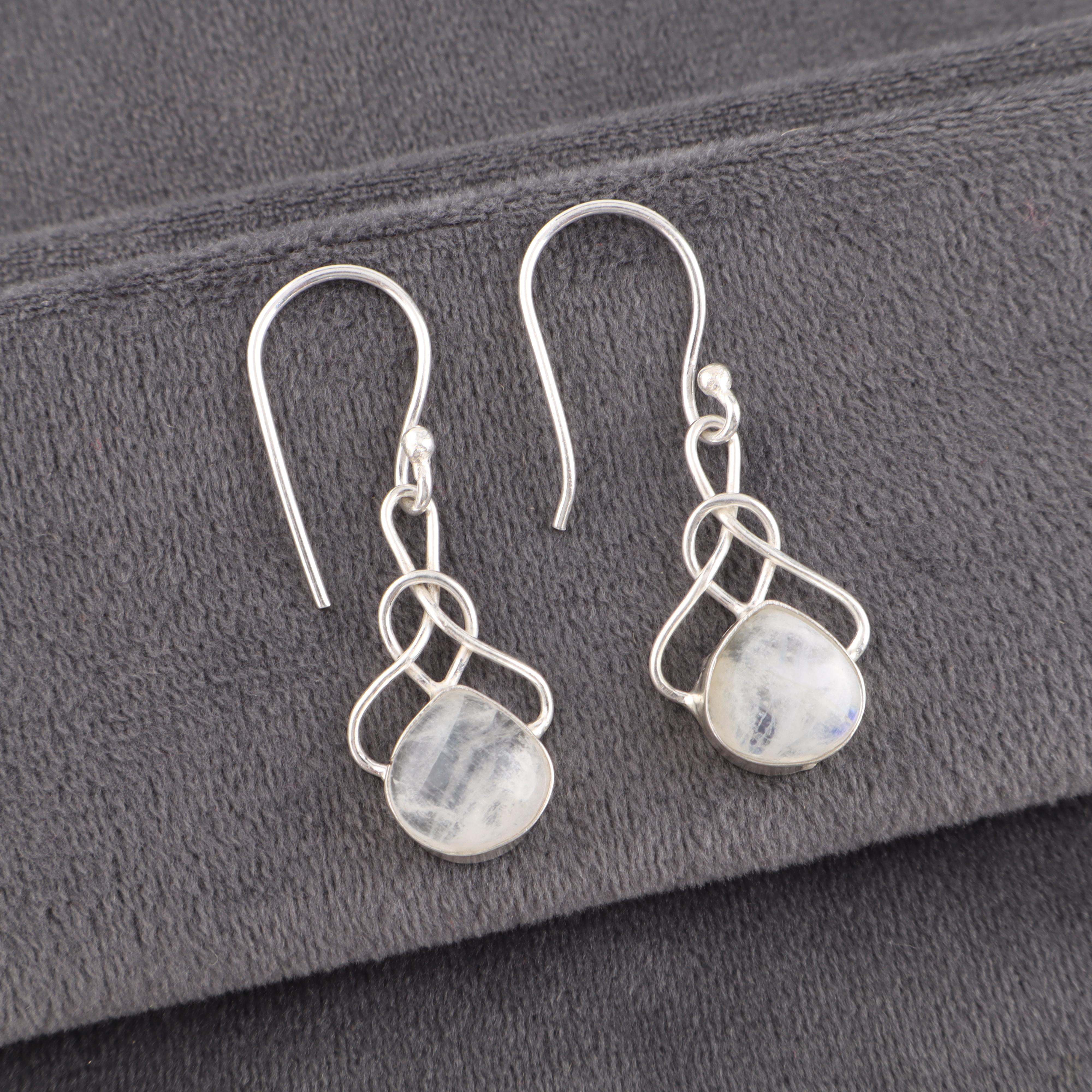 

Серьги с радужным лунным камнем, драгоценные камни, серьги из цельного серебра 925 пробы, красивые ювелирные серьги ручной работы 1.50 Inches белый