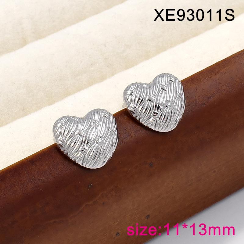 18K Gold Plated Titanium Steel Heart & Leaf Earrings, Versatile Light Luxury for Women
