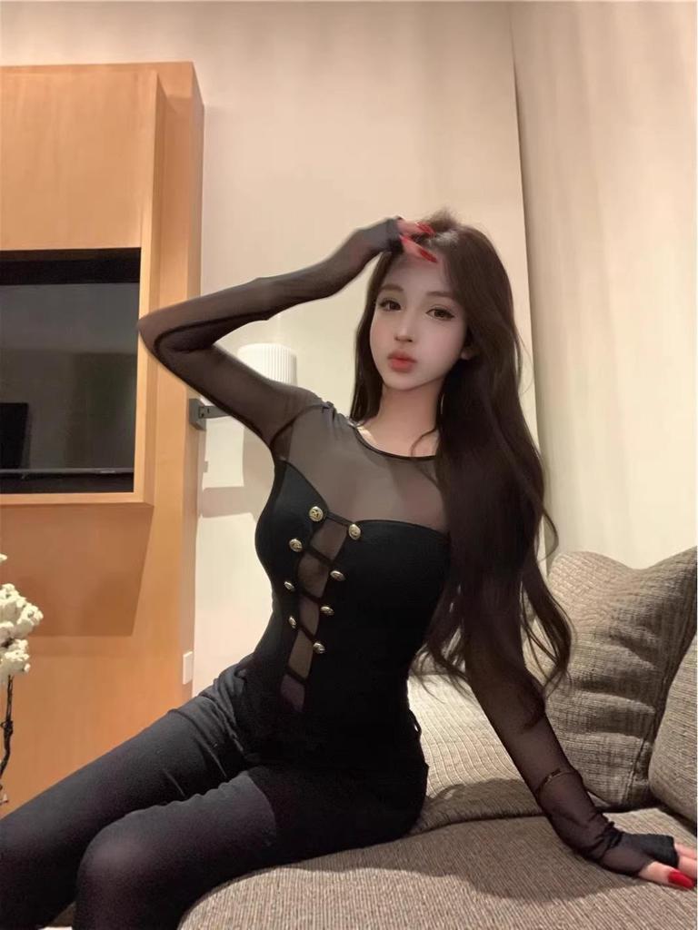 2026 Women's Mesh Patchwork Slimming Knit Top