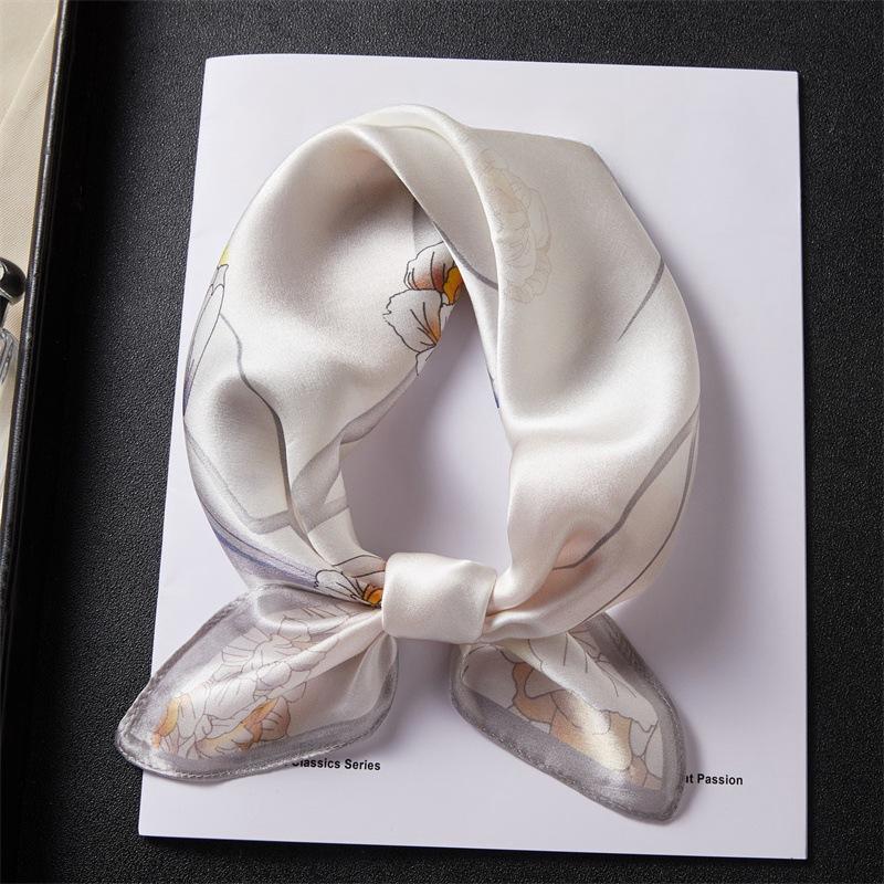 Silk scarf small square scarf spring and autumn new versatile peach blossom 100% mulberry silk small scarf thin decorative scarf 53*53cm