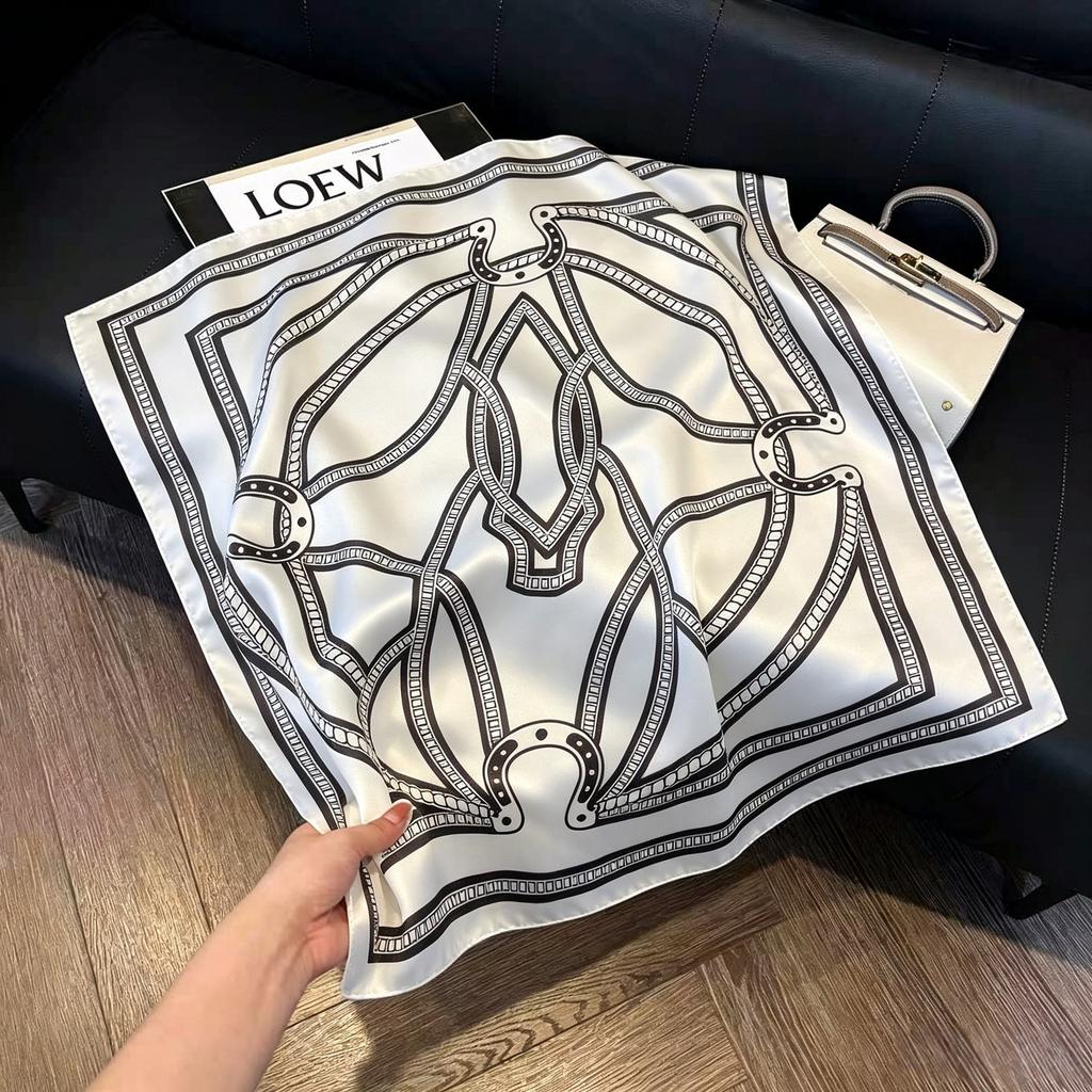 May Kaji Cashew Flower Square Scarf Retro Men's Silk Scarf Buckle British Style Scarf Men's Paisley Pattern Small Scarf Women