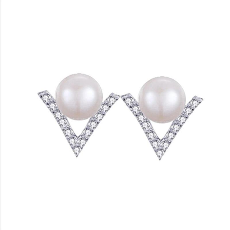 BELLA BOX Pure Silver Needle Earrings, Korean Version, Shell Pearl Ear Pins, Small Stud Earrings For Women, Ear Accessories.