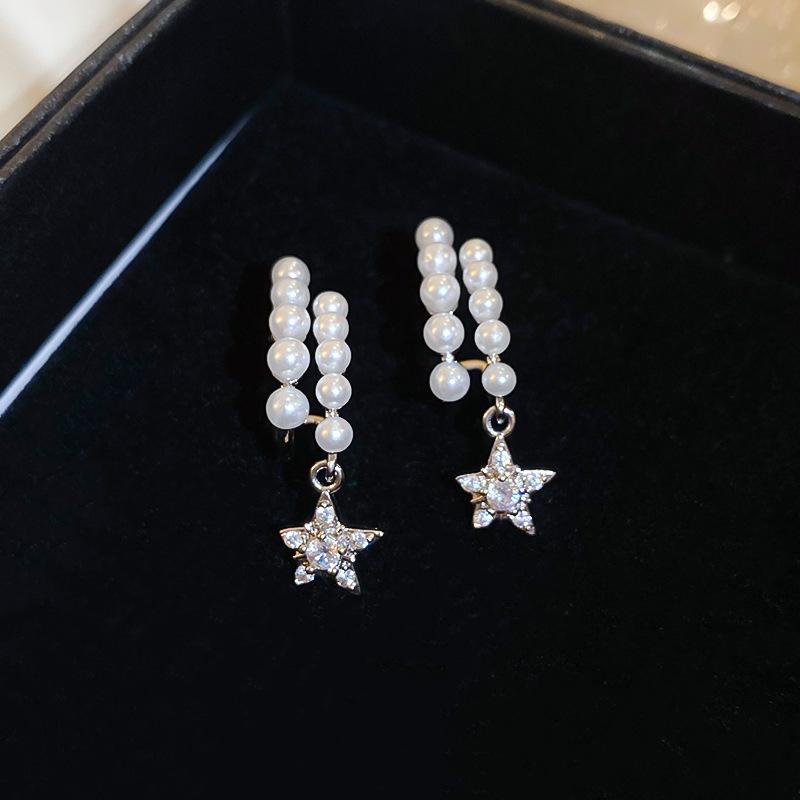

Silver needle zircon pearl U-shaped earrings light luxury Korean pentagram earrings high-end light luxury design earrings women