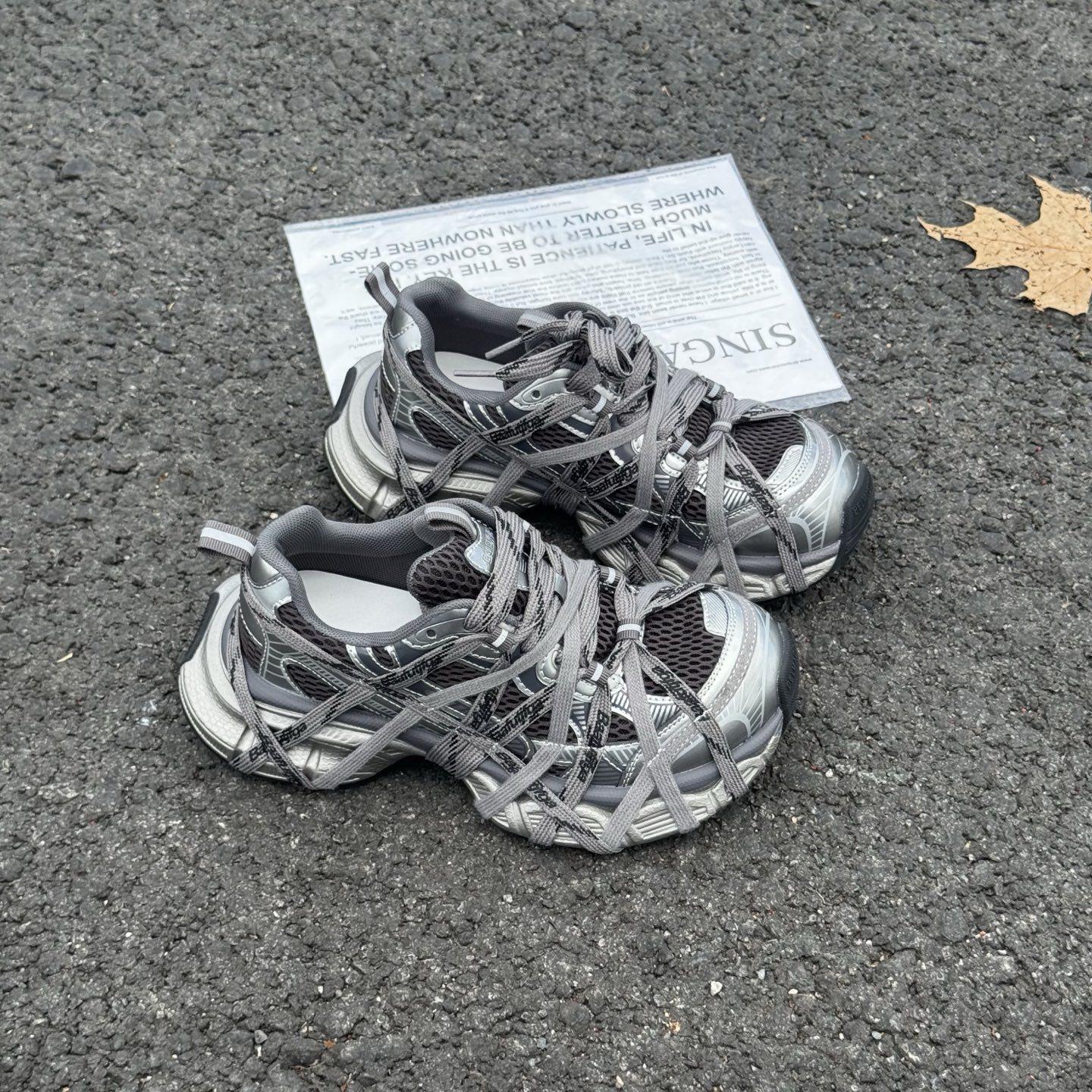 

Папины кроссовки инс супер огонь ремешки делают старые полированные ремешки человек-паук металл повседневная обувь кроссовки жареная улица женская обувь 40