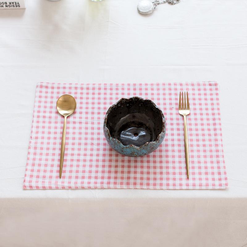 Japanese cotton and linen small plaid placemat, dining table mat, thermal insulation mat, bowl mat, fabric cover cloth, western food towel, tableware