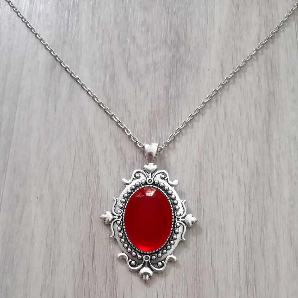 Medieval Victoria Pattern Oval Bronze Color Green Opal Pendant Necklace for Women Men Gothic Retro Jewelry Accessories Gifts