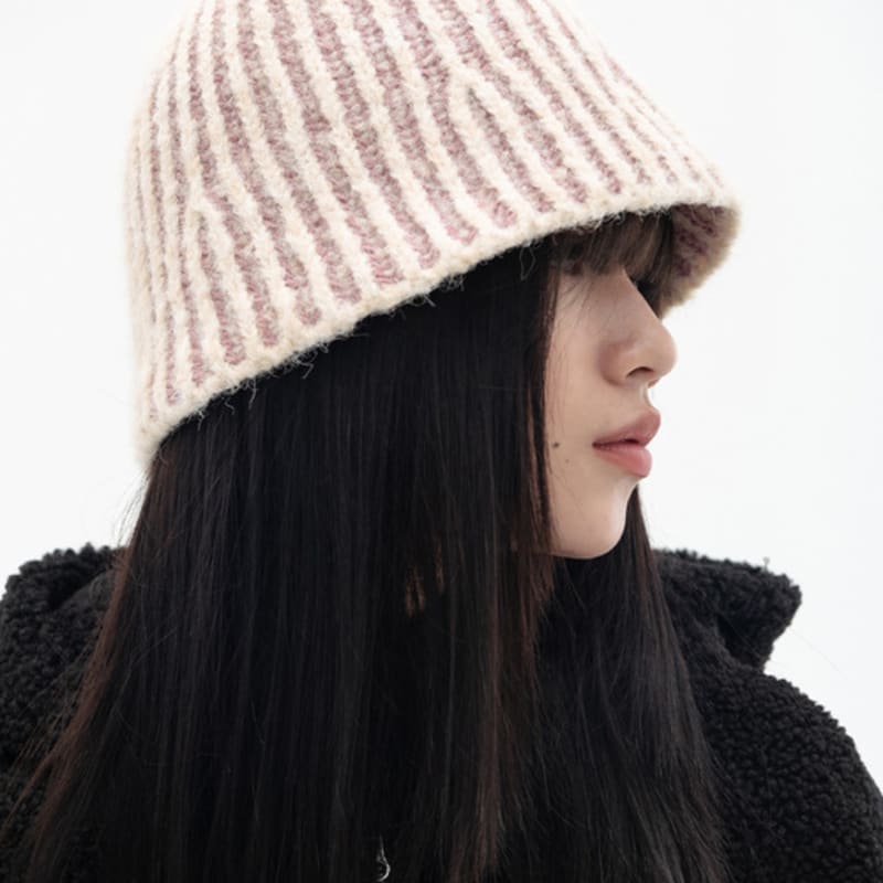 

HIGHSCHOOLDISCO Wool Badge Knit Bucket Hat_Ivory free