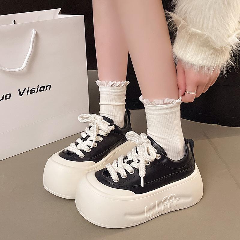 Hässlich süße Plateau-Brot-Schuhe Damen 2025 Herbst neue vielseitige Muffin-Schuhe Leder Schnürschuhe Casual Sport Board Schuhe