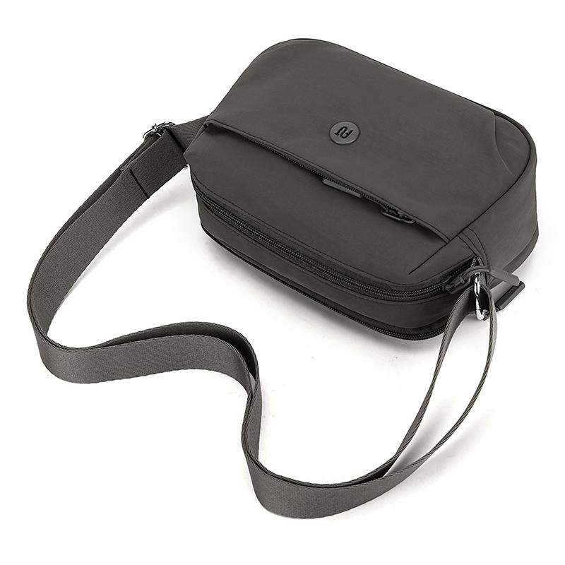 Commuter Shoulder Bag Women's Lightweight Multi-compartment Crossbody Bag