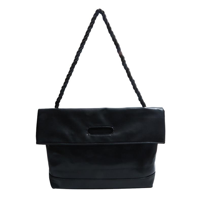 

Осенняя ретро сумка-багет большой вместимости женская сумка 2025 новая в иностранном стиле простая сумка-тоут модная сумка-мессенджер для通勤 чёрный