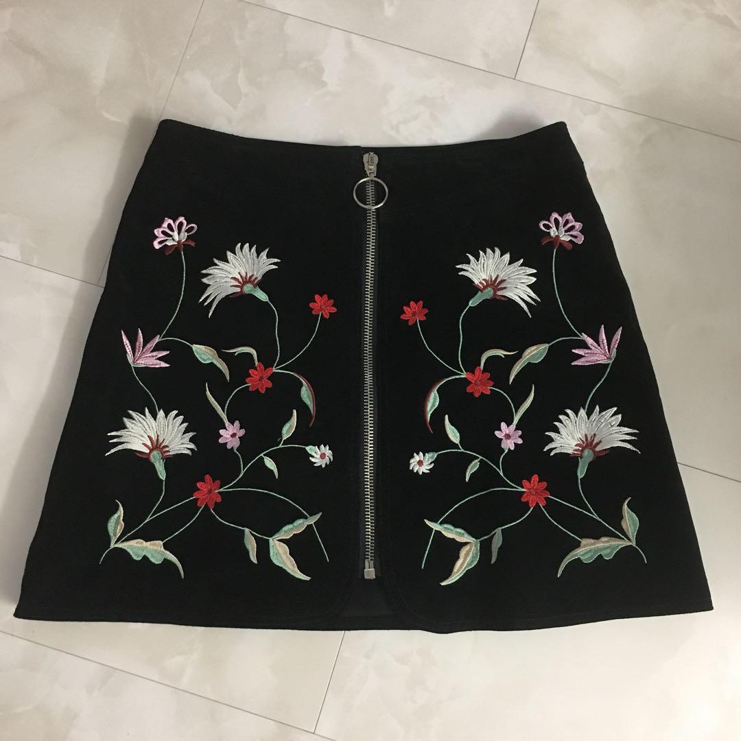 

[Б/У] Любимая замшевая мини-юбка Дженни из BLACKPINK