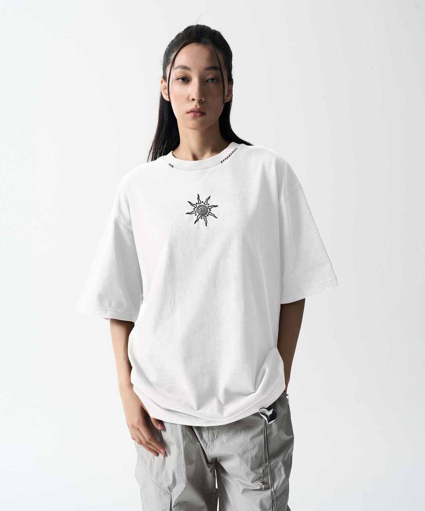 Aejyuttingkeumamaindeu Solar Eclipse T-Shirt_White