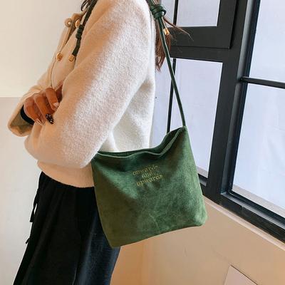 Zamszowa torebka codzienna, design z klamrą sznurkową, wielokolorowa torba na ramię, regulowane paski, torba tote, listonoszka, worek
