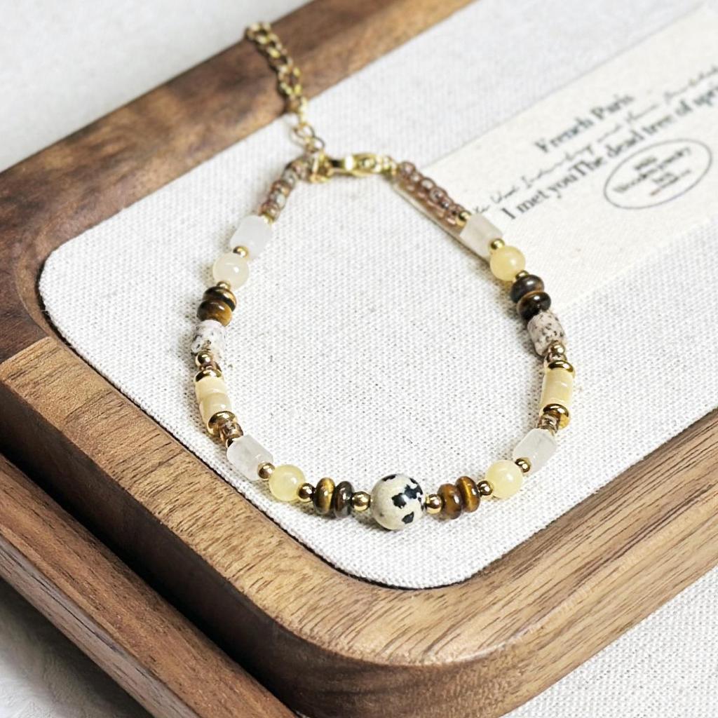 Tigeröga Snäckskal & Fröpärlor Armband - Nischad Design