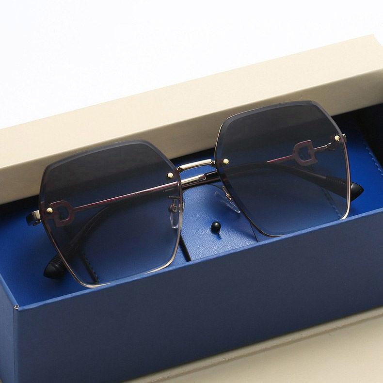 Borderless High-End Popular High-Value Sunglasses Travel Driving Outdoor Sunglasses Summer Sunscreen Large-Frame Glasses