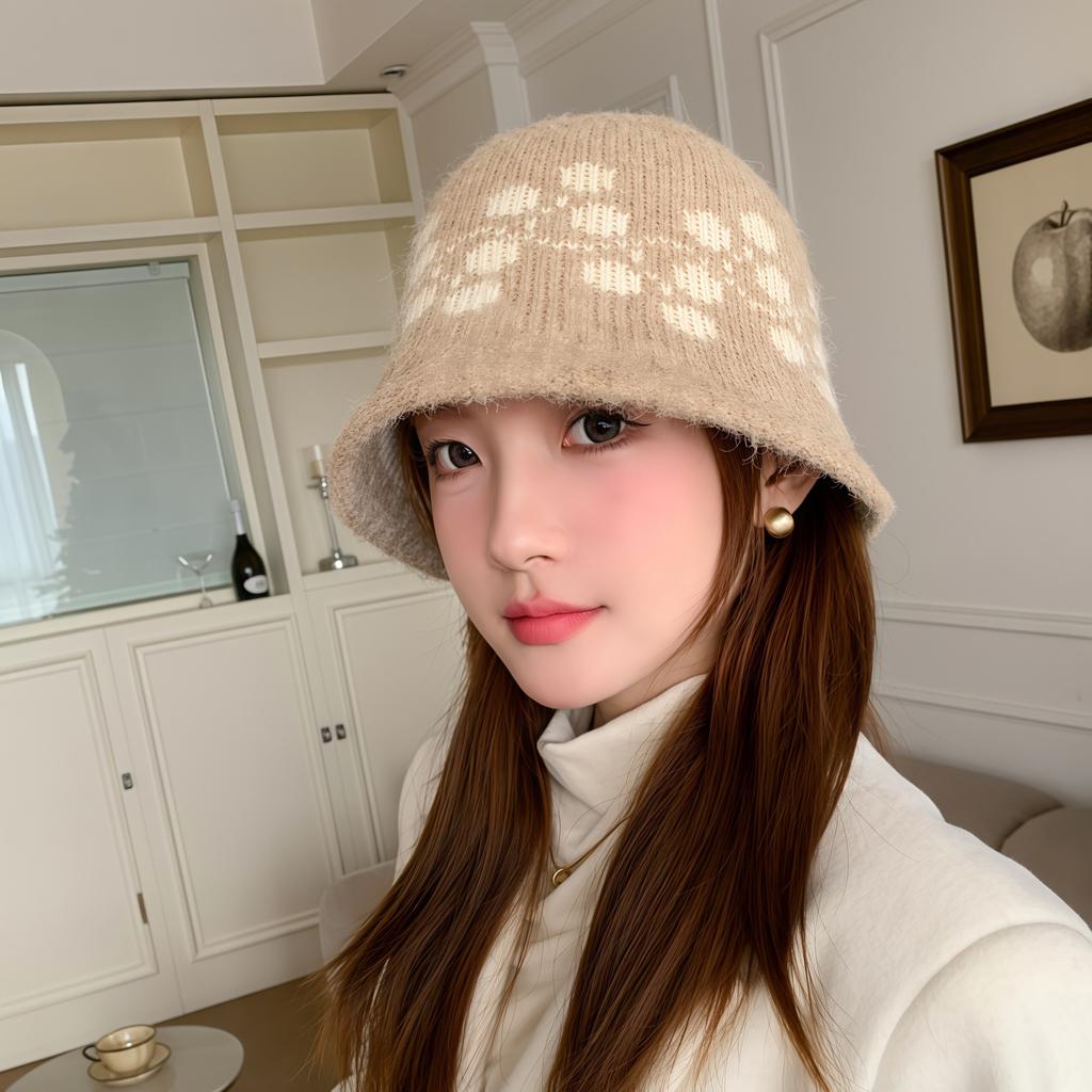 Autumn and Winter Hat Women's New Japanese Fashion Versatile Bucket Hat Showing Face Small Korean Version Trendy Basin Hat Plaid Fisherman Hat