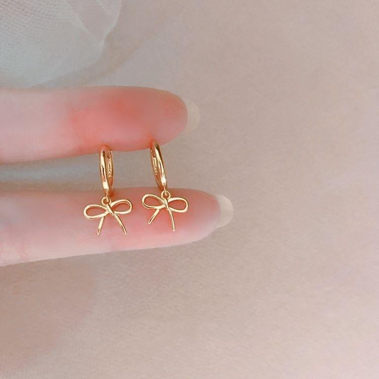 

Gold Color Geometric Line Bow Hoop Earrings for Women Fashion Jewelry Light Luxury Allergy Minimalist Accessories
