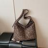 Minimalist Vintage Matte PU Shoulder Bag Women Large Capacity Crossbody Commuter Daily Use