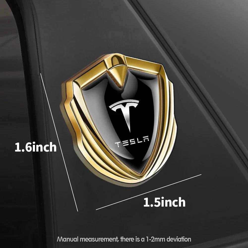 Samolepka na auto 2025 Nová Tesla 1/2ks 3D kovové samolepky na karoserii auta Vlastní odznaky Dekorace Autopříslušenství Pro Tesla Model 3 Y X S Ro