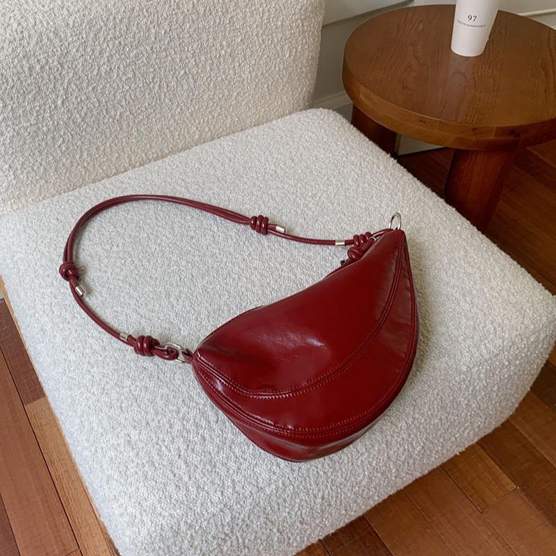 Korean Niche Underarm Bag Women's Summer New Trendy and Fashionable Saddle Bag Casual Red Crossbody Bag Trendy
