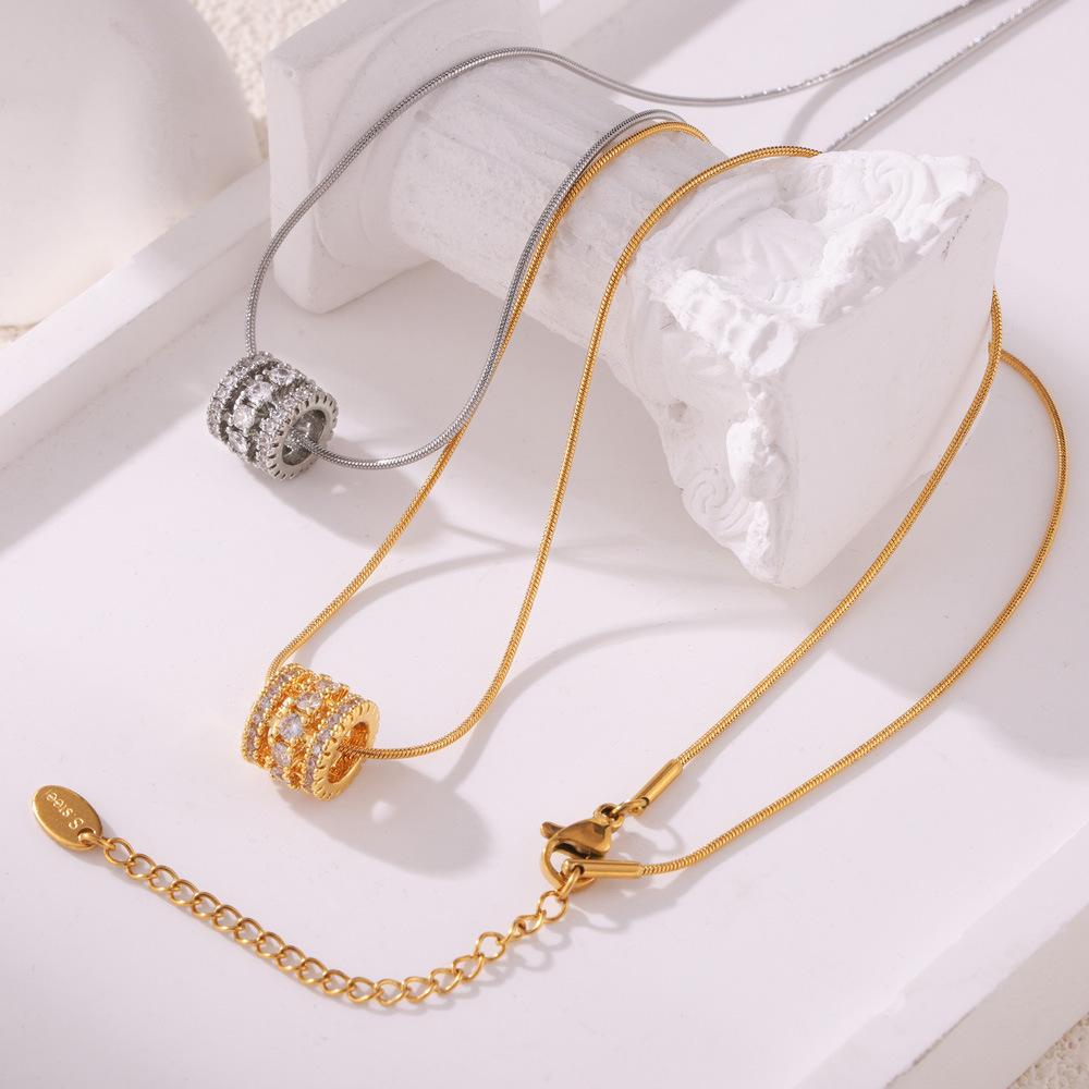Retro Light Luxury Simple Niche Design Copper Diamond Pendant Titanium Steel Collarbone Chain Necklace Jewelry