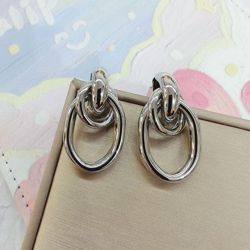 Europäisch-Amerikanische Geometrische Twist Kreis Ohrringe – Stilvoll, Mehrschichtig und Vielseitig