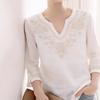 V-Ausschnitt-Shirt für Damen, exquisite handgefertigte, strapazierfähige Blumenstickerei, lockere Passform, mittellanger, gebogener Kragen, weißes T-Shirt mit 7-Zoll-Ärmeln