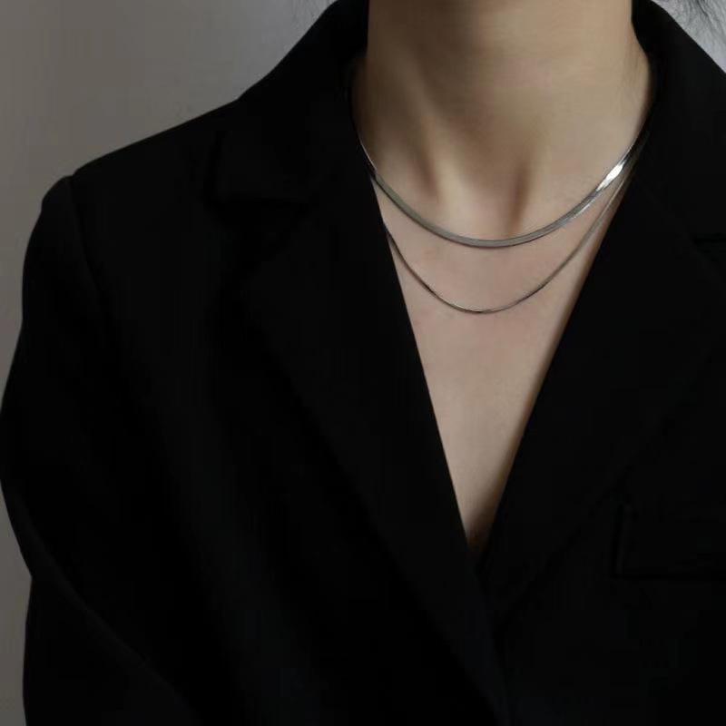 Double Layer Snake Bone Chain Necklace - Stylish Round Choker with High Color Retention, European & American Style.