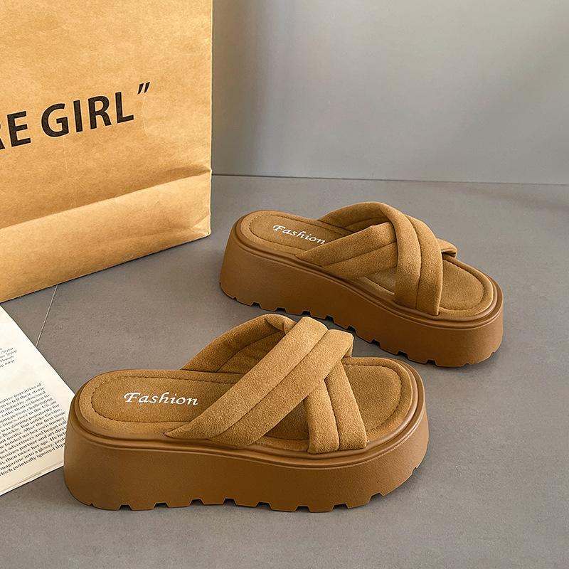 Fashion versatile thick-soled heightening one-word slippers 2025 summer new fairy wind open-toed cross outer wear female cool slippers