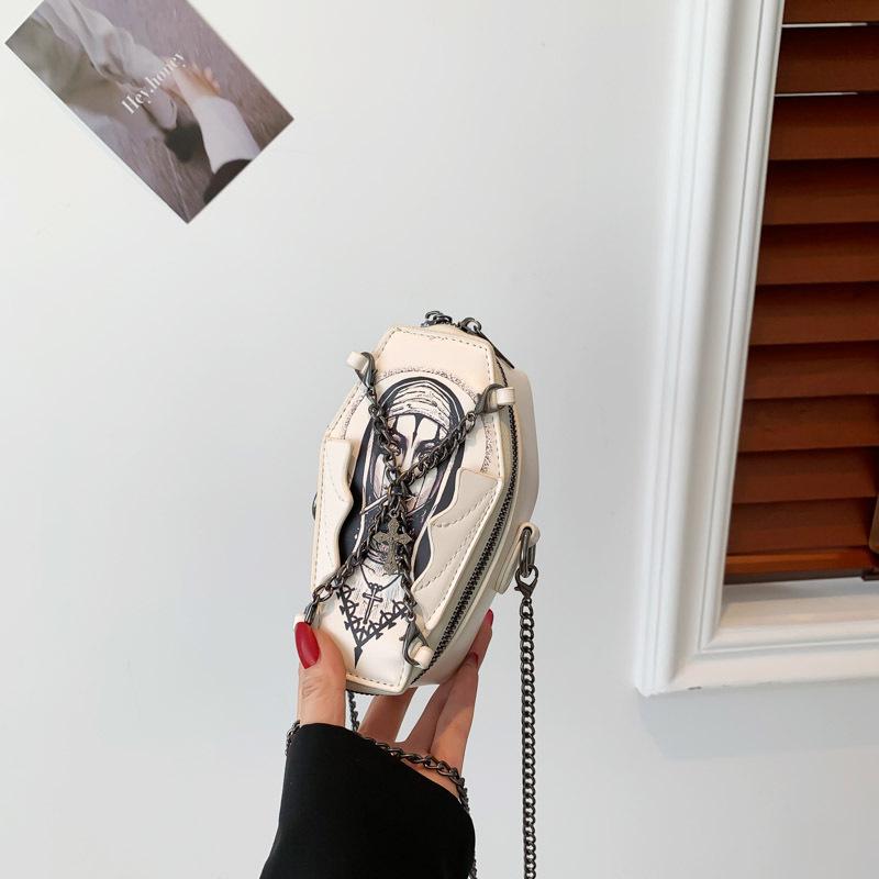 

Halloween coffin bag retro small bag women s 2025 spring new dark ribs chain shoulder small square bag