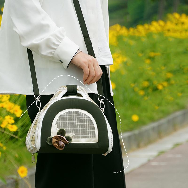 Breathable Pet Bag Small Carrier Bag Breathable Comfortable Pet Travel Tote Bag Sling for Hamster Pig Rabbit Hedgehog