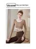 Damen Herbst/Winter Yoga Top mit integriertem BH, Langarm, Ausgeschnittenem Rücken, Trägern und Polstern.