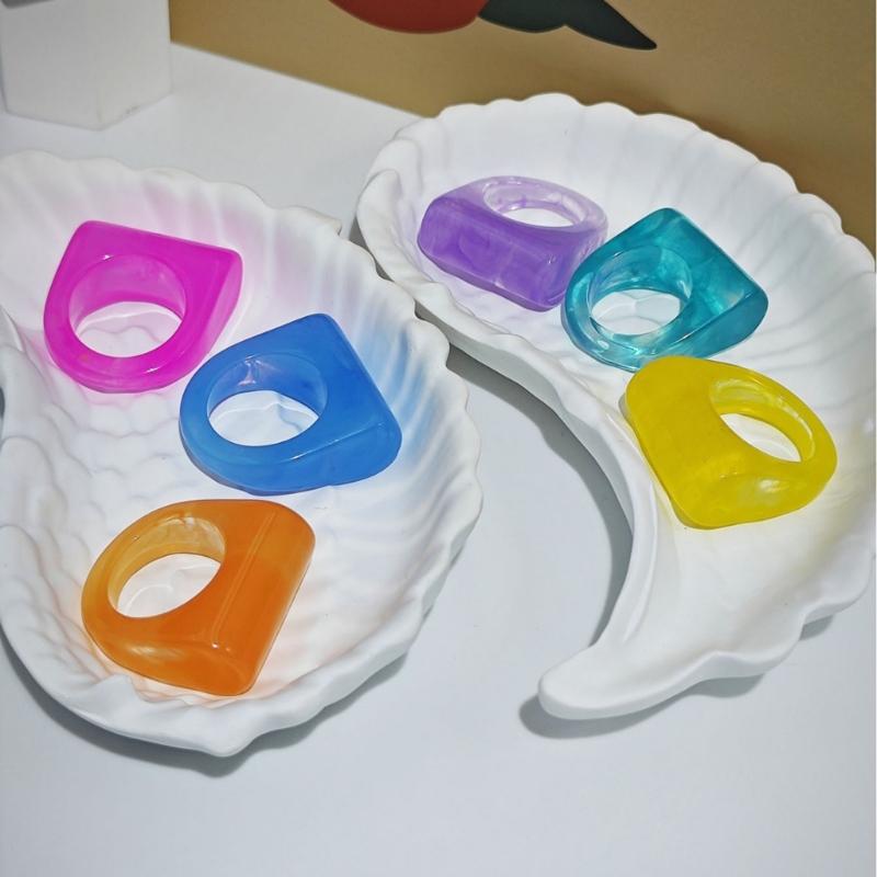Fashionable Geometric Resin Rings Trendy Accessory for Women and Men With Multiple Color Addition