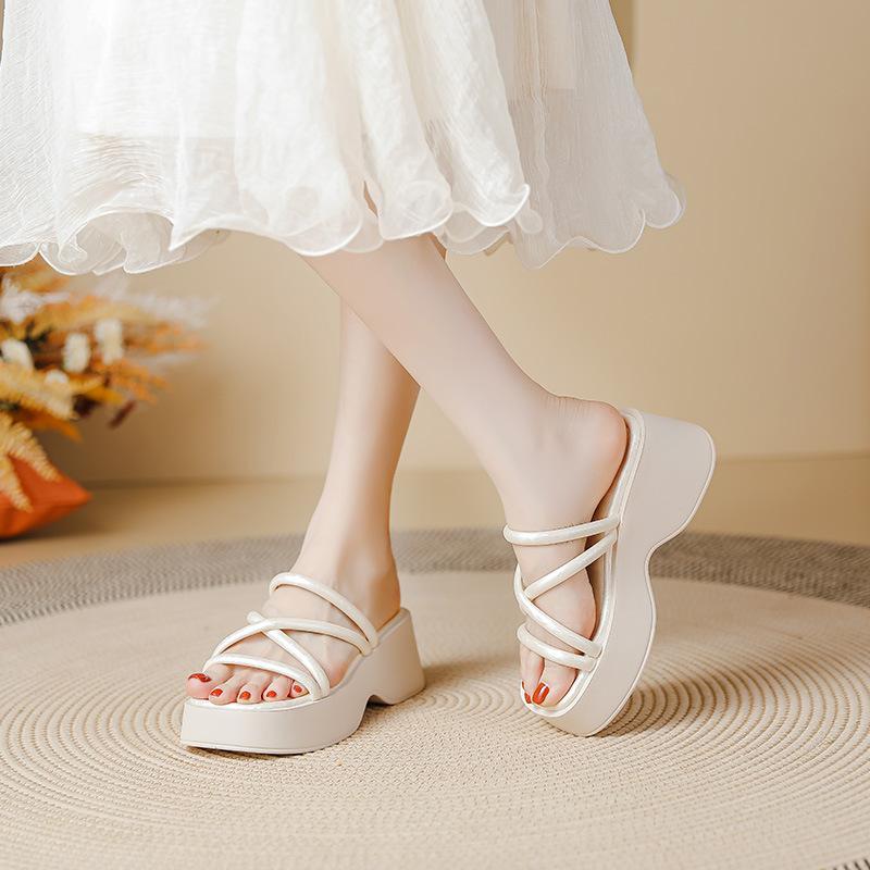 Korean version of versatile thick-bottomed wedge slippers summer new square head open-toed thin strap thick heel outer wear one-word slippers women