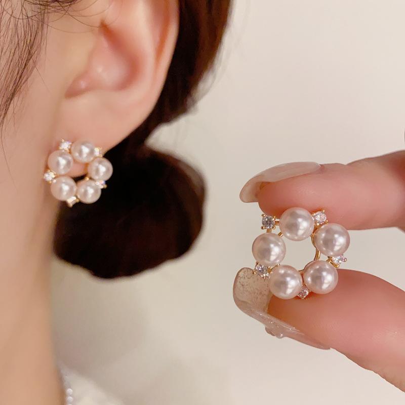 Fashion Imitation Pearl Round Circle Stud Earrings for Women Wedding Party Elegant Jewelry Micro Inlay Rhinestones Accessories
