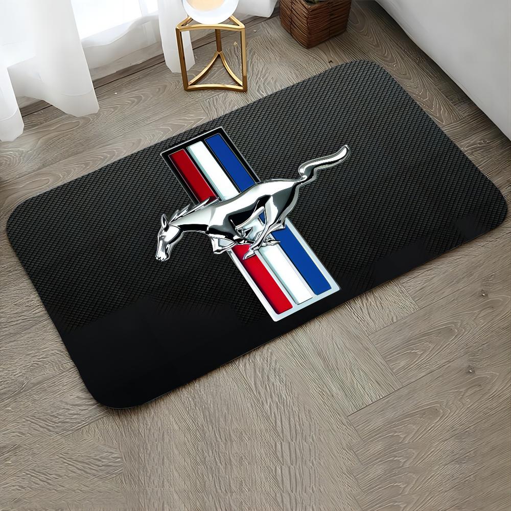 M-Mustang Auto Logo Aufgedruckte Fußmatte Haus Schlafzimmer Küche Rutschfeste Bodenteppich, Saugfähige Schmutzabweisende Fußmatten
