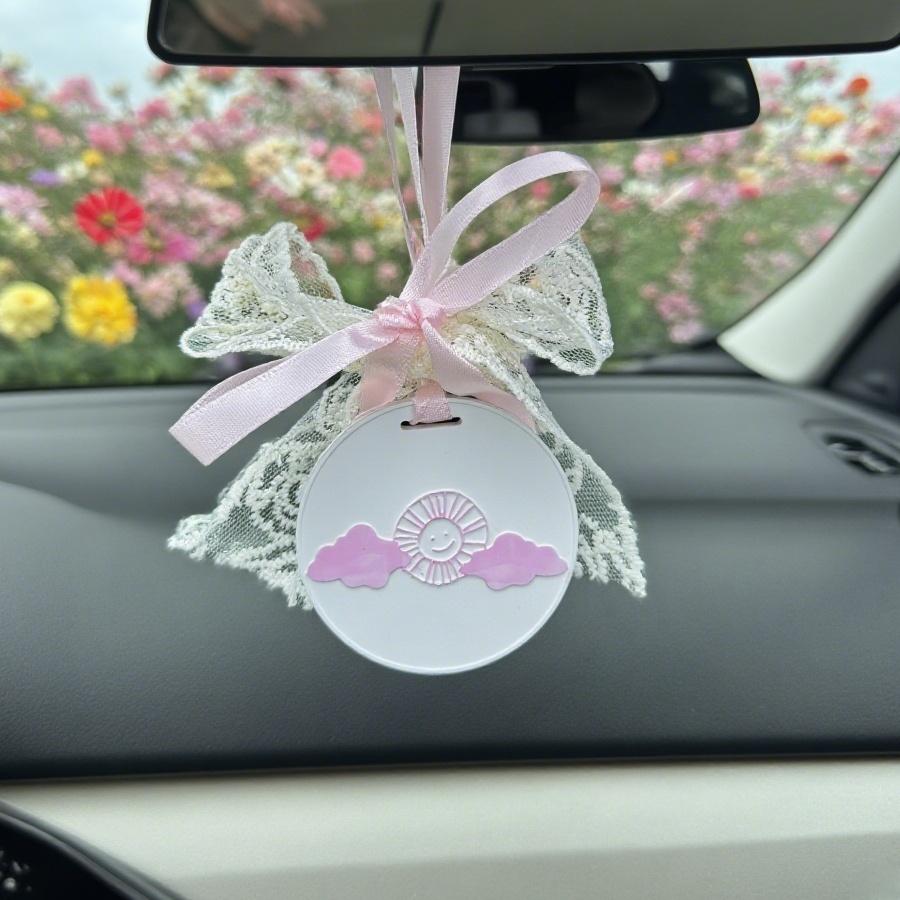

1pcCute Smiley Face Car Plaster Aroma Diffuser Hanging Decoration Bathroom Bedroom Wardrobe Pink Purple Yellow Lace Ribbon Diffu рожевий