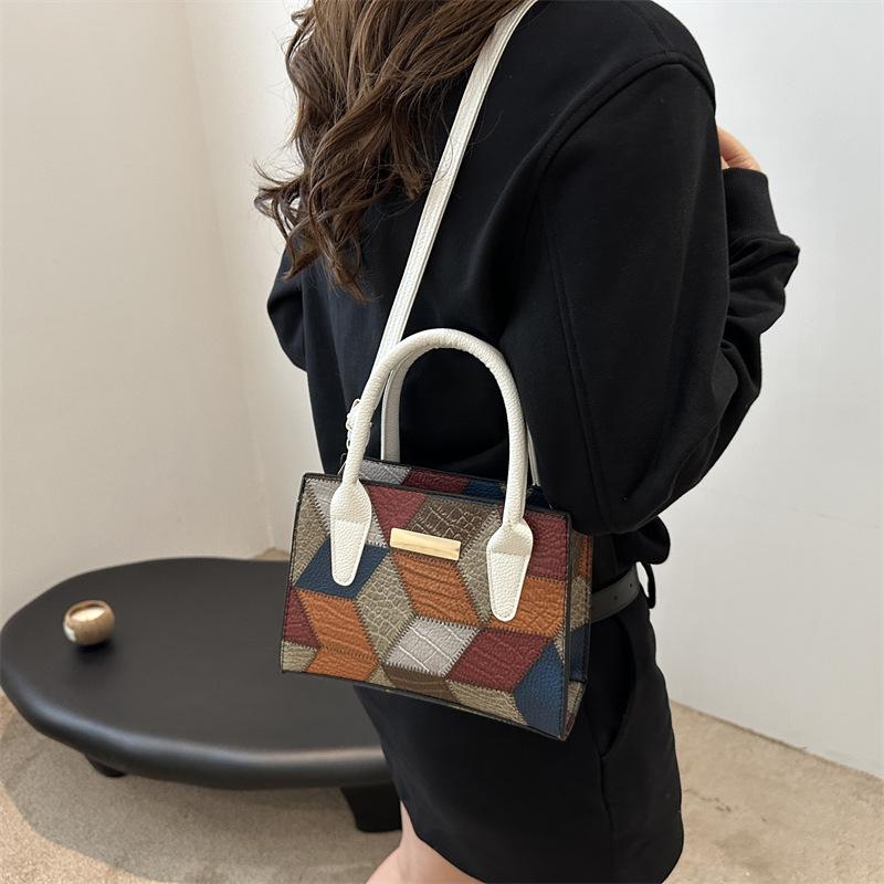 Geantă de mână simplă și la modă Geantă pătrată mică Simplă și la modă Stil nou de vară La modă Casual Capacitate mare Geantă de umăr