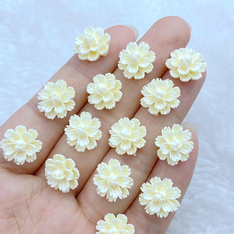 60 Stück Neu Süß 12mm Mini Kleine Blume Serie Harz Flache Rückseite Verzierungen Schmuckherstellung Maniküre Haarschmuck Zubehör