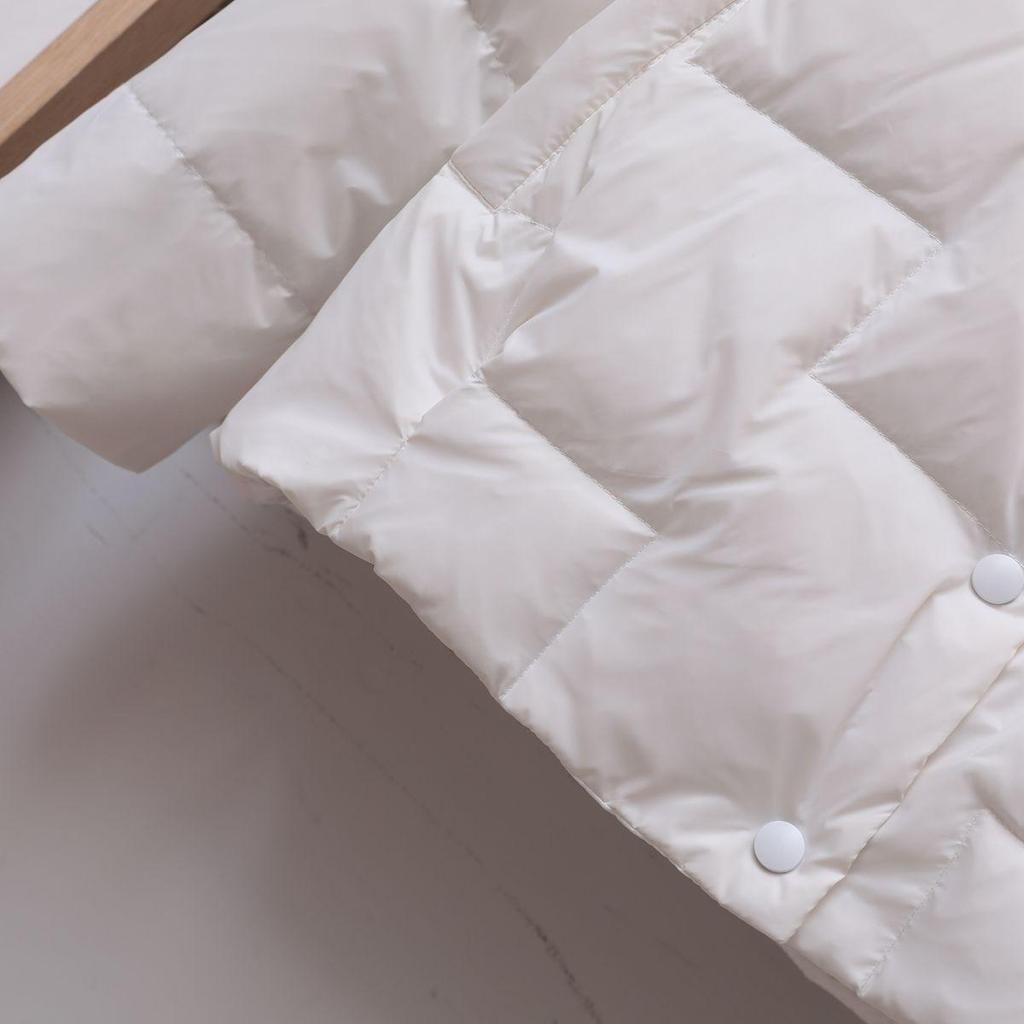 Women's Fashionable Lightweight Stand-up Collar White Duck Down Jacket for Autumn and Winter