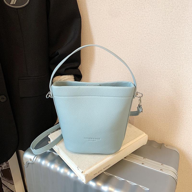 Bag Women's New Versatile Shoulder Messenger Bag Fashionable Commuting Texture Casual Bucket Bag Tide