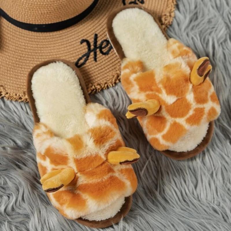 Fashion Winter Women Cute Home Plush Slippers Cartoon Giraffes Warm Faux Fur Lining Fluffy Cozy Flat Non Slip Sole Ladies Shoes