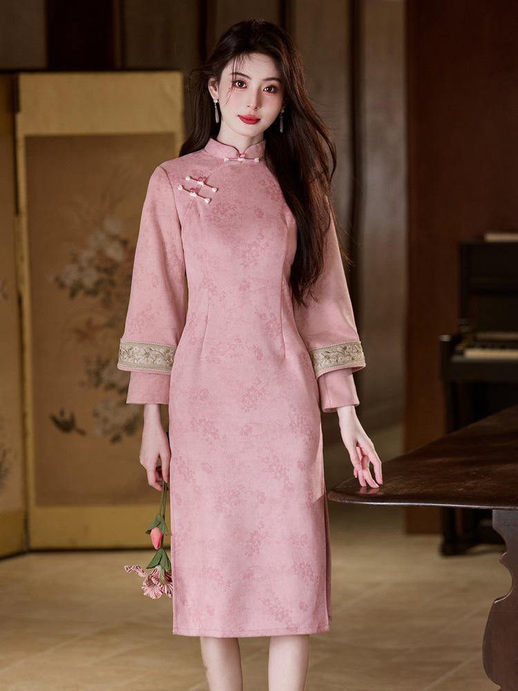 Elegant Powder-Color Qipao - Women's 2025 Autumn Ladylike Daily Wear