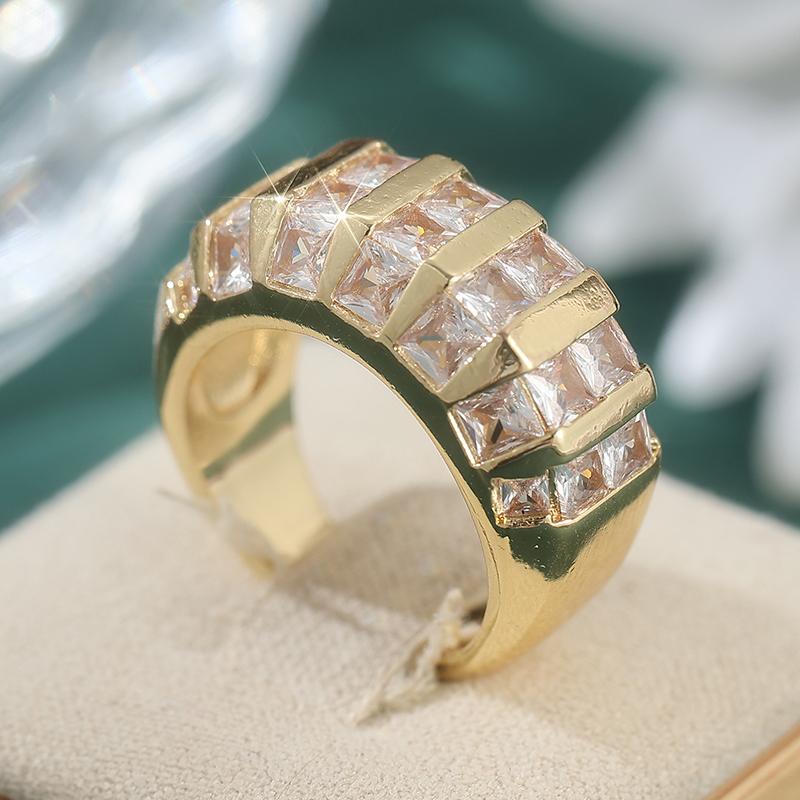 Charm Sparkling Synthetic Zirconia Golden Plated Ring for Women Romantic Elegant Temperament Banquet Wedding Engagement Jewelry