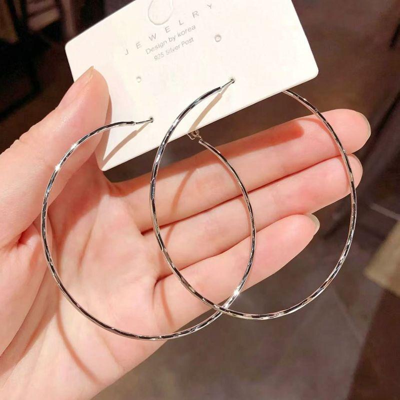 and American Exaggerated Minimalist Style Plain Large Hoop Earrings 2026 New Trendy Influencer Style High-End Silver Needle Earrings for Women